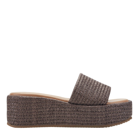 Daylin Flatform Sandal - Brown Raffia | Marc Fisher