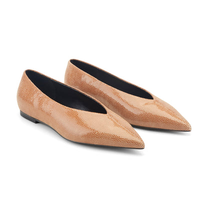 Casee Leather Flat - Natural Embossed Leather | Marc Fisher