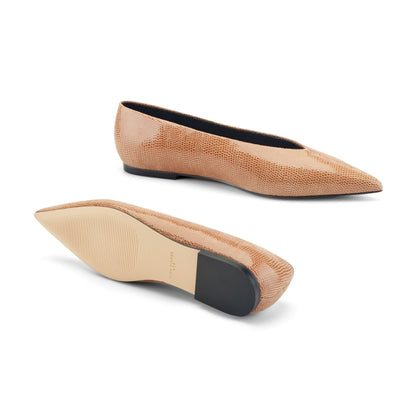 Casee Leather Flat - Natural Embossed Leather | Marc Fisher
