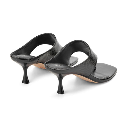 Adia Leather Thong Sandal - Black Leather | Marc Fisher